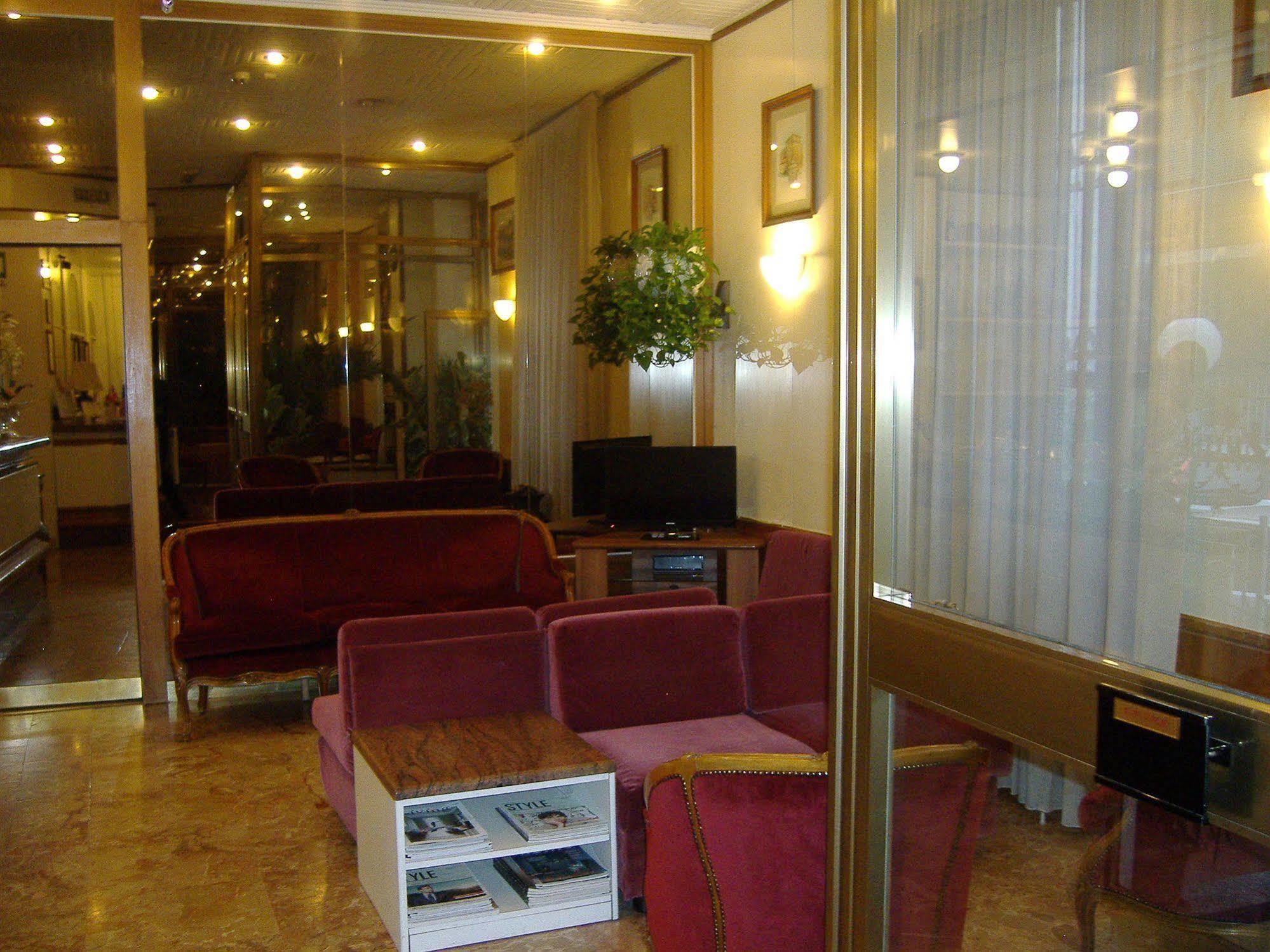 Hotel Mayorca Milánó Kültér fotó